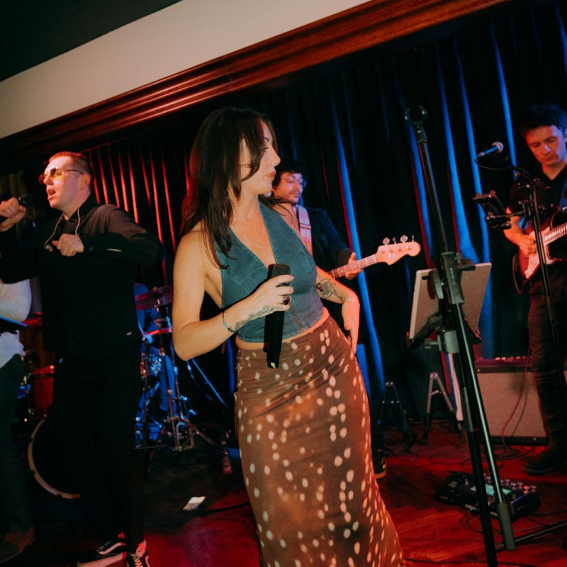 Mollie's House Band - Studio IV