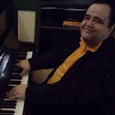 Trev The Pianoman performing at The Bootlegger Exeter